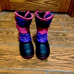 Kamik fleece lined winter boot! Toddler size 8